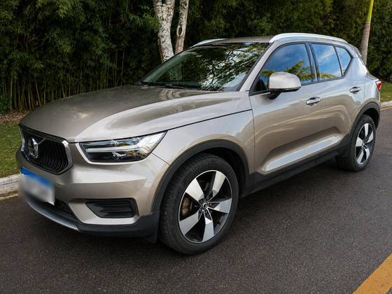 VOLVO XC40 2.0 T4 GASOLINA MOMENTUM GEARTRONIC VOLVO XC40 2.0 T4 GASOLINA MOMENTUM GEARTRONIC